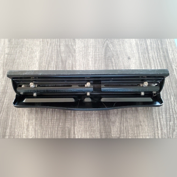 Classic 3 Hole Paper Punch - Picture 11 of 11